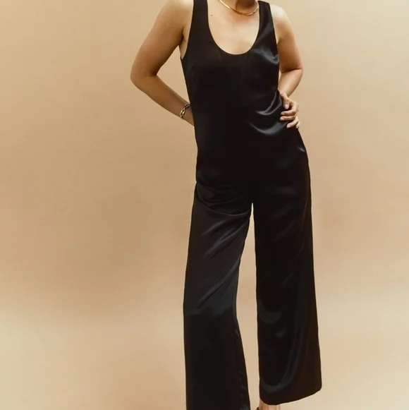 Reformation Brianna Silk Jumpsuit in Black size 2 NWT - Picture 2 of 9